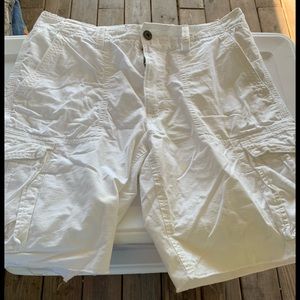 Mens white American Eagle cargo shorts